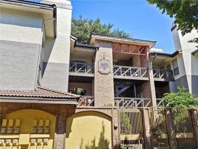 806 W 24th St Unit #210