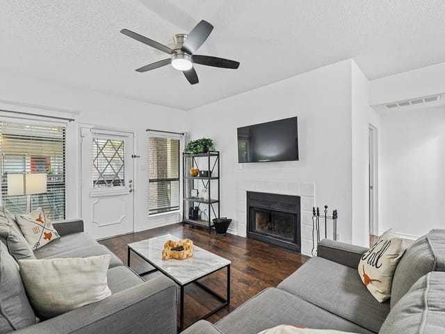 806 W 24th ST Unit #210