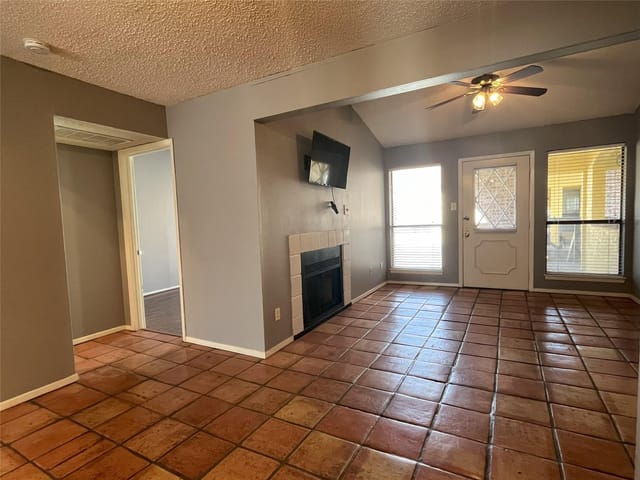 806 W 24th St Unit #303