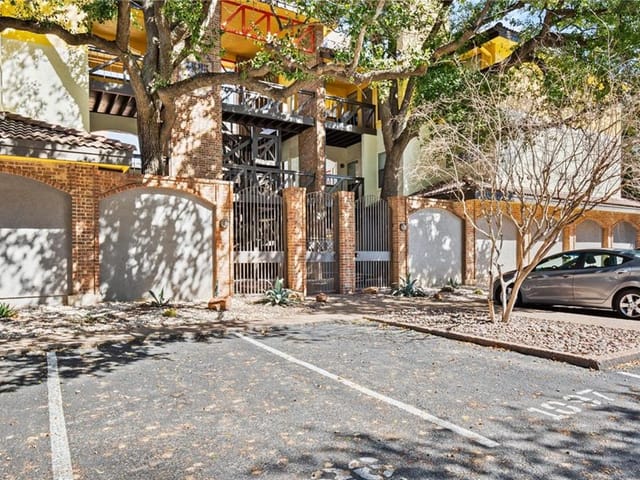 806 W 24th St Unit #328