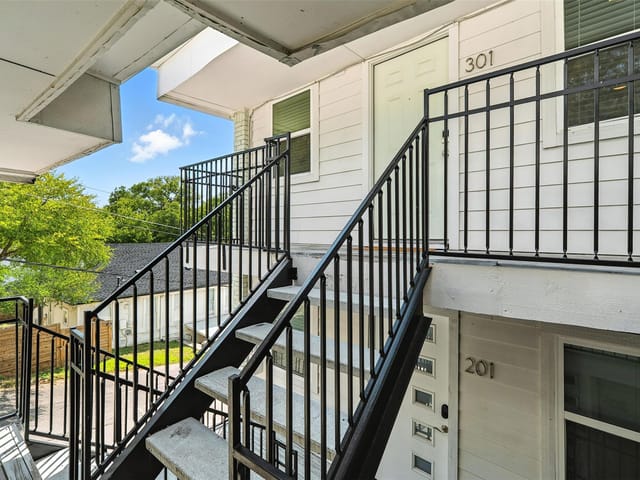 807 Blanco St Unit #301