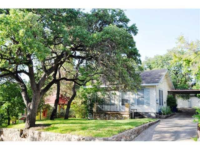 807 Christopher St