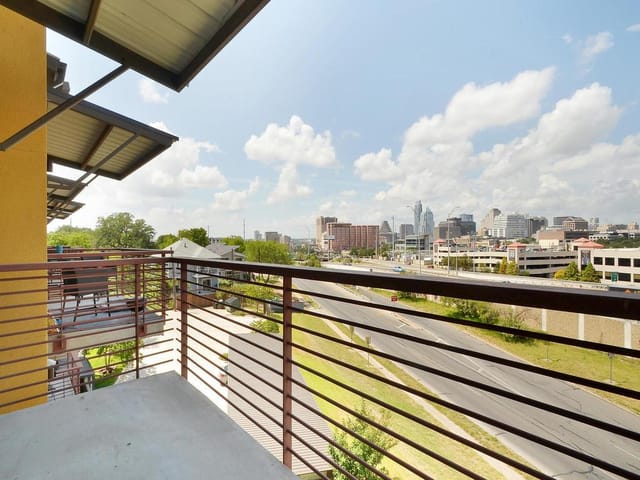 807 E 14th St Unit #306