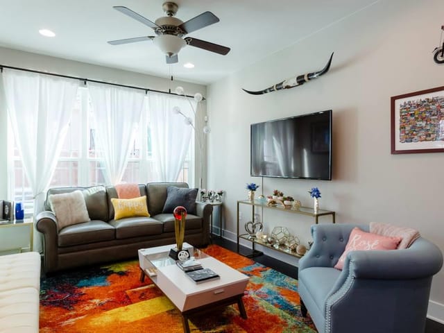 807 E 16th ST Unit #A