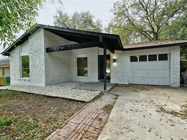 807 Huntingdon Pl