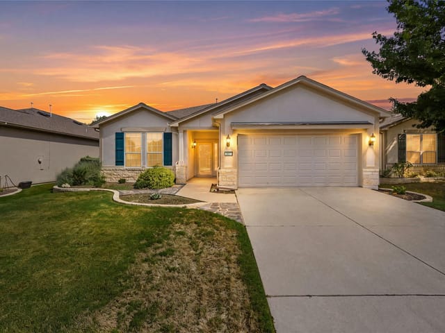 807 Independence Creek LN