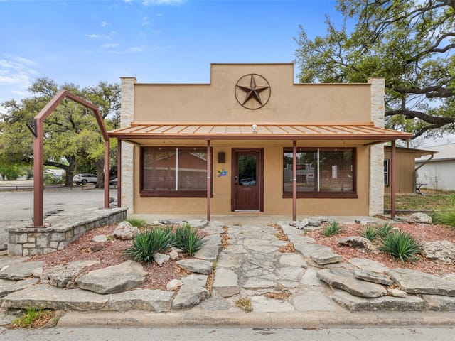 807 Main St