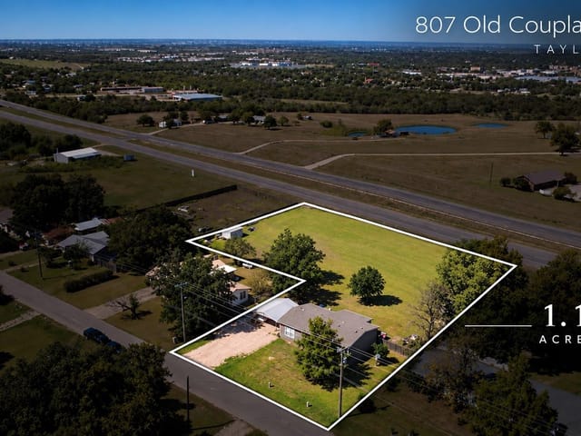 807 Old Coupland RD