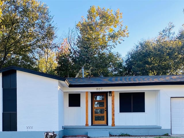 807 Sandy CT
