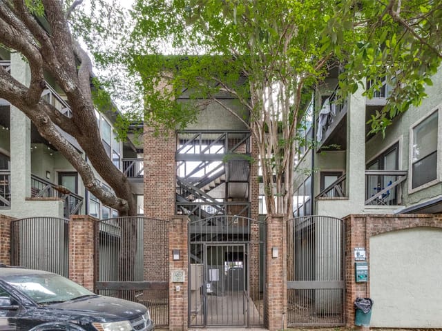 807 W 25th St Unit #214