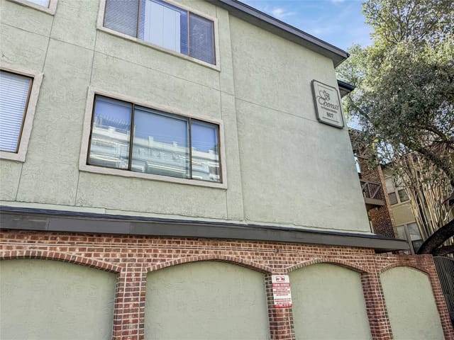 807 W 25th St Unit #312