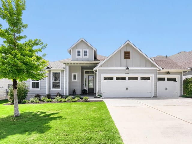 808 Craven Hill LN