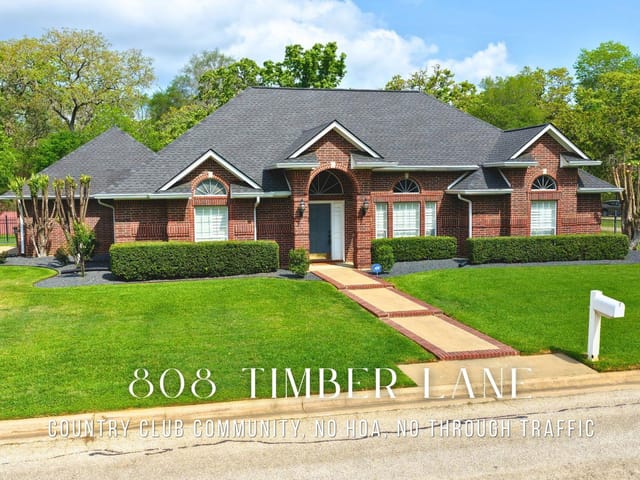 808 Timber Lane