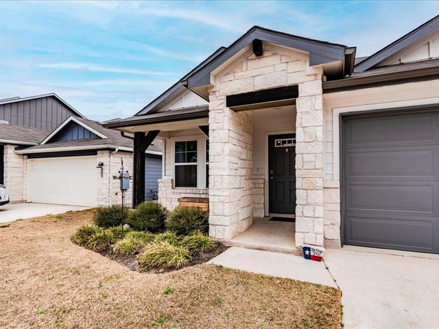 808 Vineyard Falls