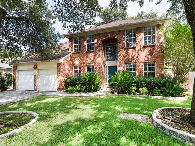 808 Woodhollow LN