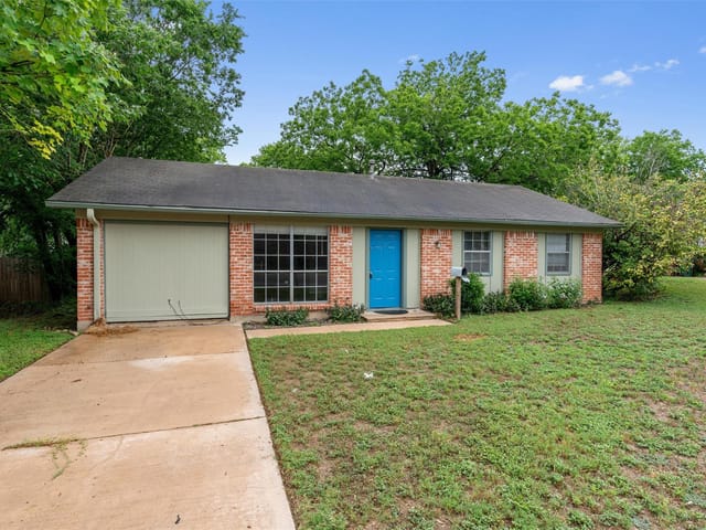 809 Eberhart Ln