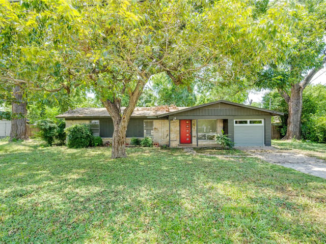 809 Neans DR