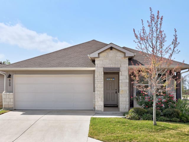 809 Russet Rock DR