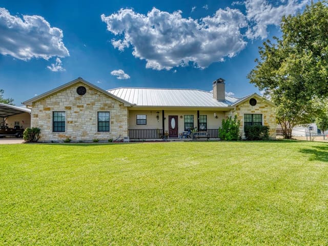 809 Skyline DR