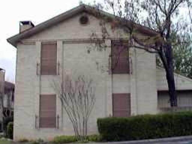 810 BANISTER LN Unit #808