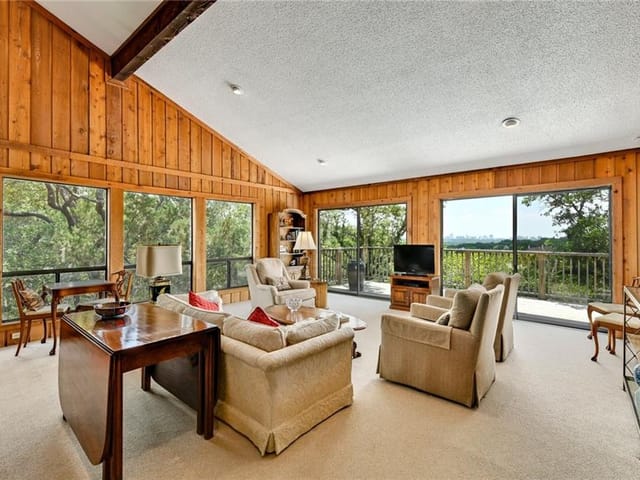 810 Rock Creek Dr