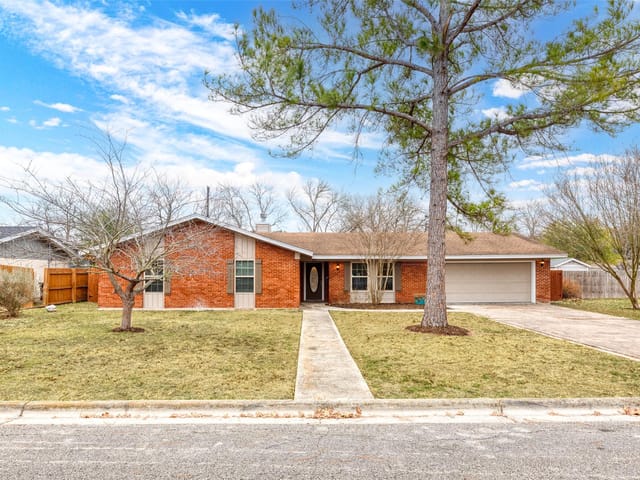810 Vogel Dr