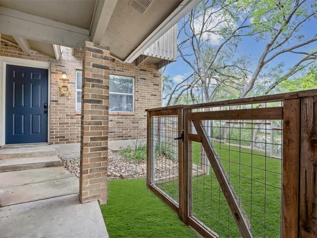 8100 Dunn ST Unit #B