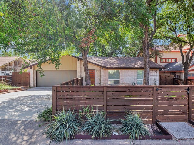 8101 Ceberry Dr