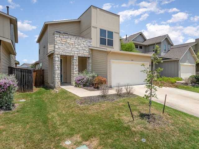 8102 Cottage Rose Dr