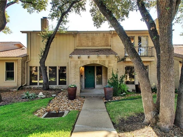 8102 Middle Ct