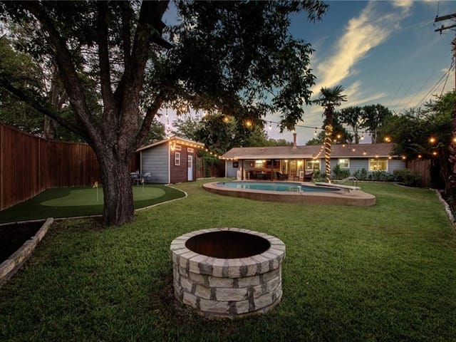 8102 Ripplewood Dr