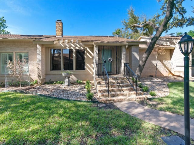 8103 West Ct