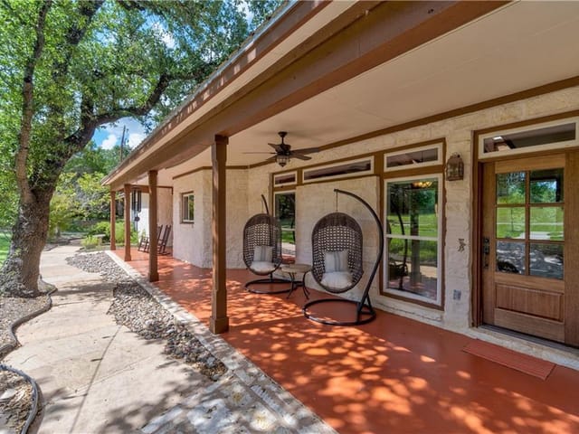 8104 Bear Creek Dr