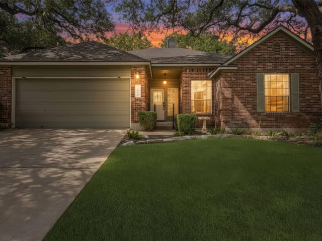 8104 Isaac Pryor DR