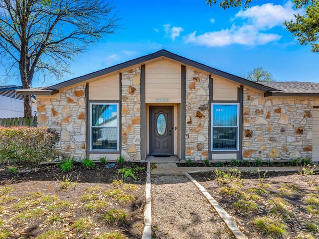 8104 Loralinda DR