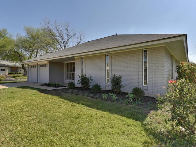 8107 Logwood Dr