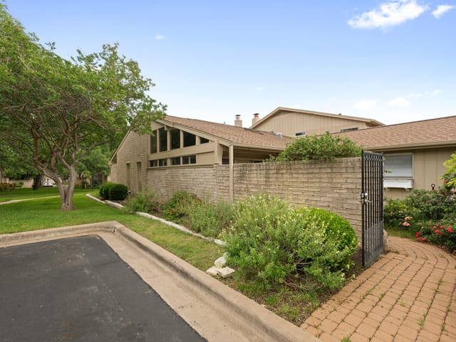 8107 Middle Ct