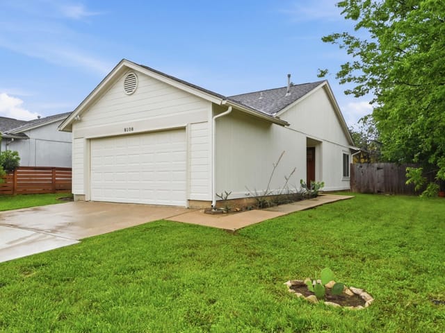 8108 Treehouse LN
