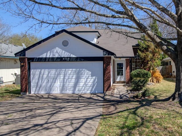 8109 ALMONDSBURY Ln