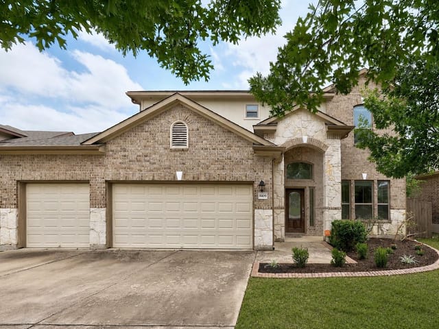 8109 Annalise DR