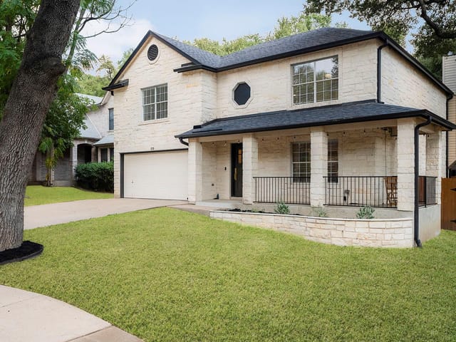 8110 Evadean Cir