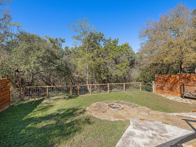 8110 Nairn Dr