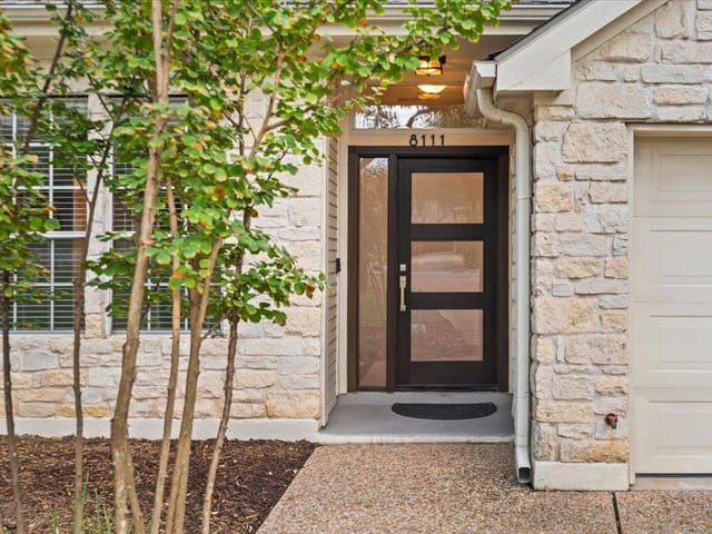 8111 Davis Mountain PASS