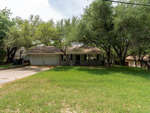 8111 Texas Plume Rd