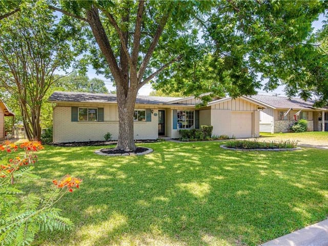 8112 Briarwood Ln