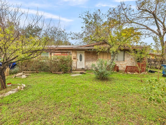 8115 Rockwood Ln