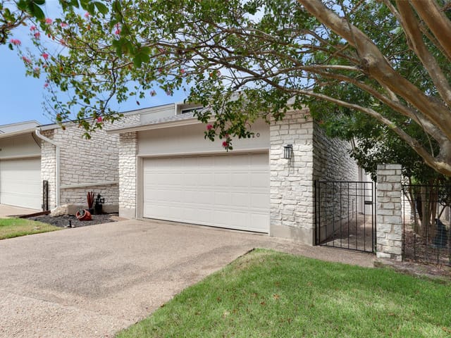 8120 Meandering WAY
