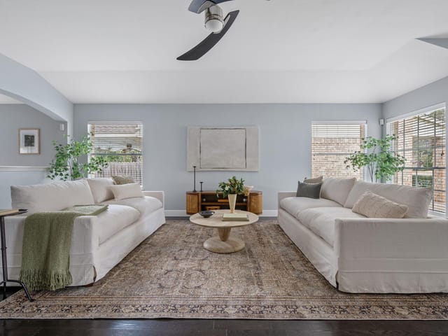 8121 Luling LN