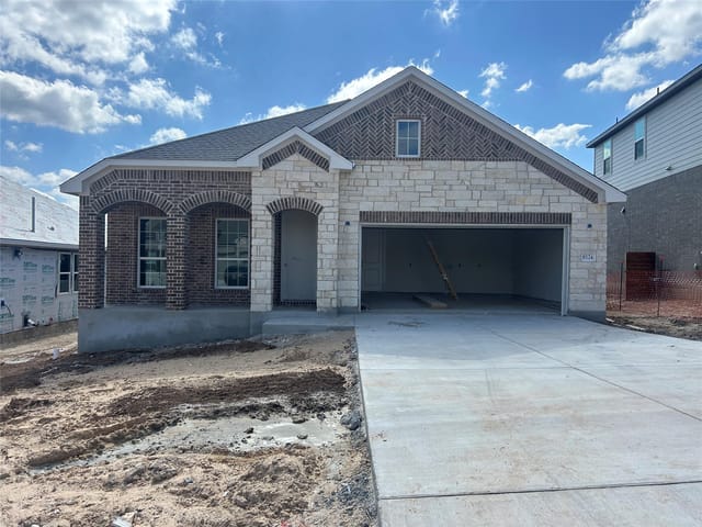 8124 Grenadier Dr