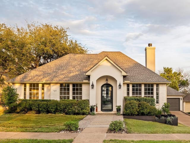 8125 Bottlebrush DR